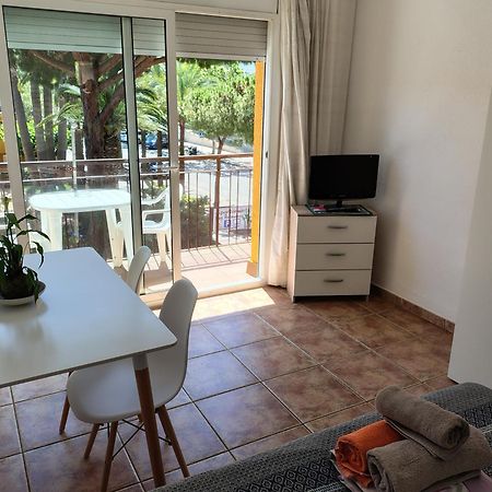 Apartamentos Les Palmeres プラヤ・デアロ エクステリア 写真